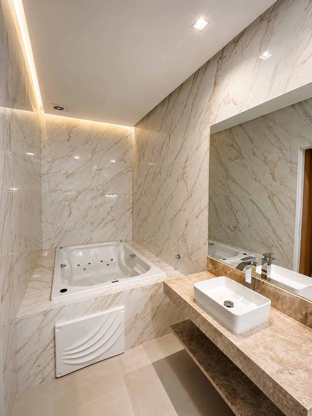 Luxo Família — detalhes do banheiro