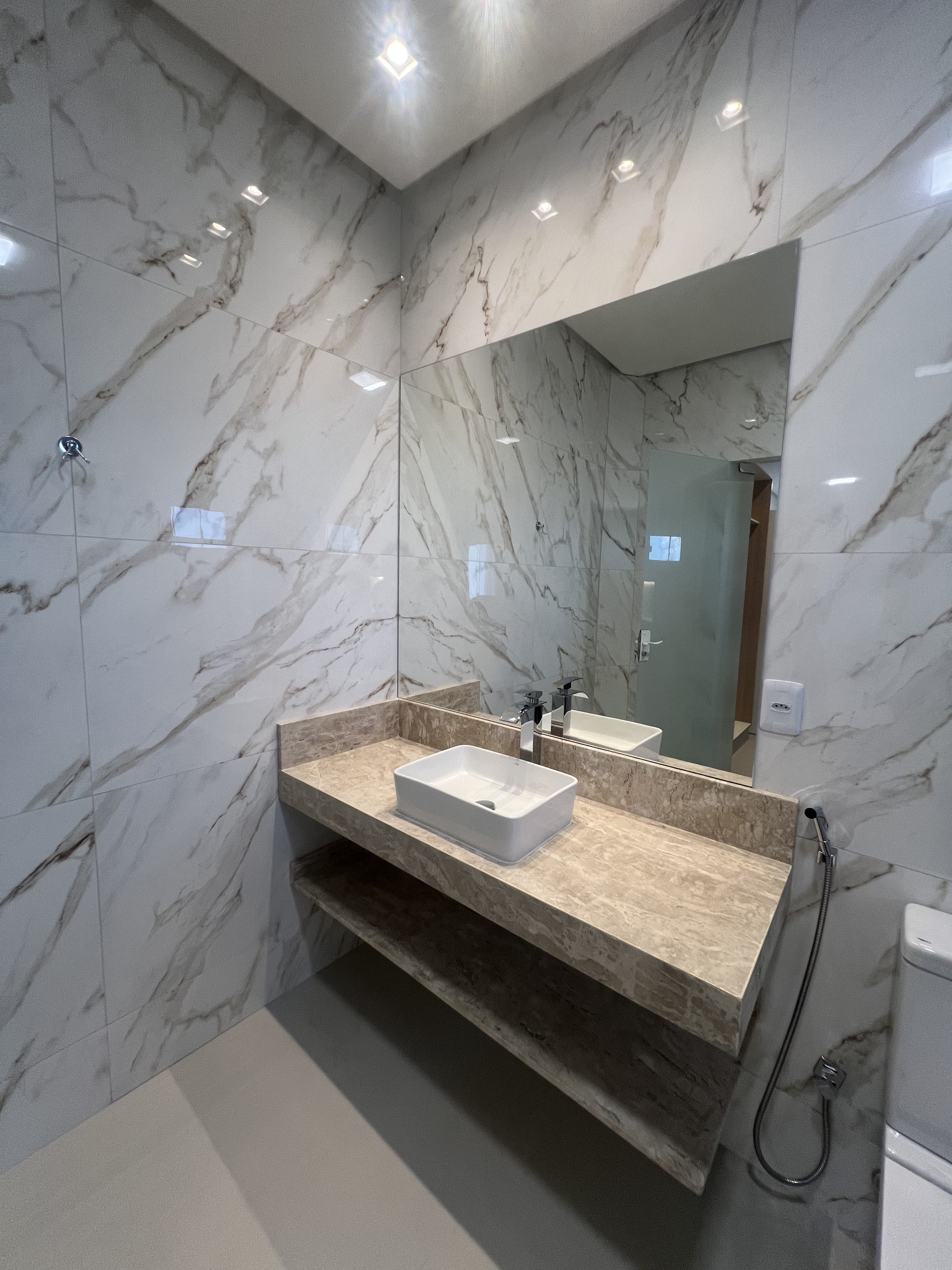 Presidencial — banheiro completo